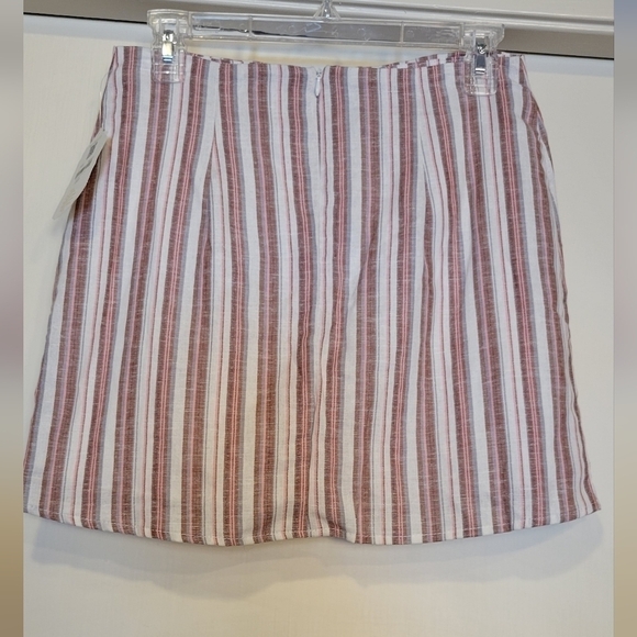 Altar'd State 65% rayon, 35% Linen, Pink multi, stripped mini skirt. SIZE M - Picture 4 of 5